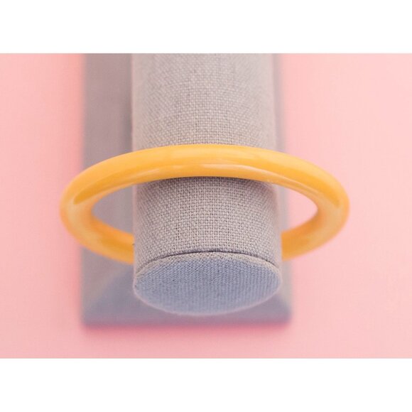 Minimalist Race Yellow Ring Bangle Bracelet | 7.85 Inch | Avon H11 - Picture 2 of 3